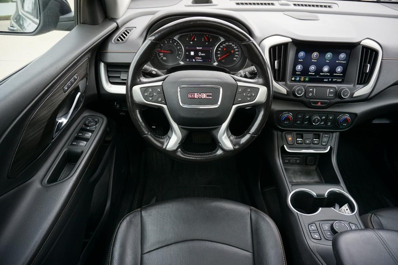 GMC Terrain Vehicle Full-screen Gallery Image 35