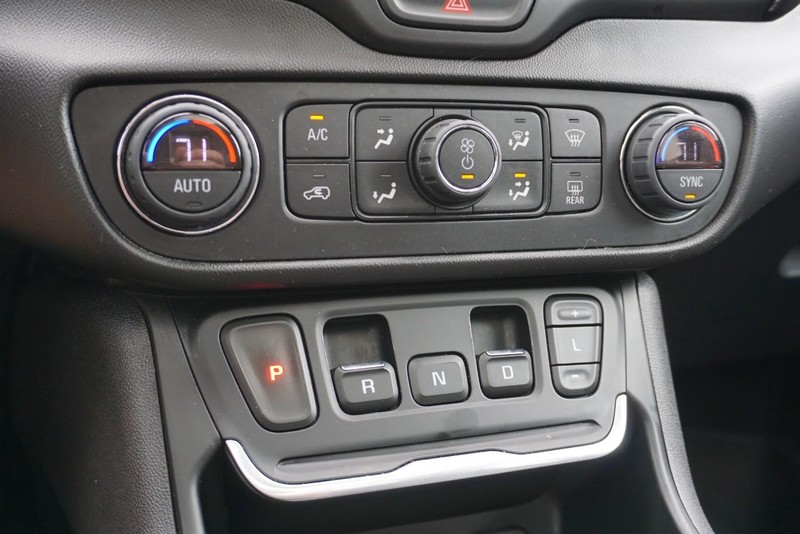 GMC Terrain Vehicle Full-screen Gallery Image 41