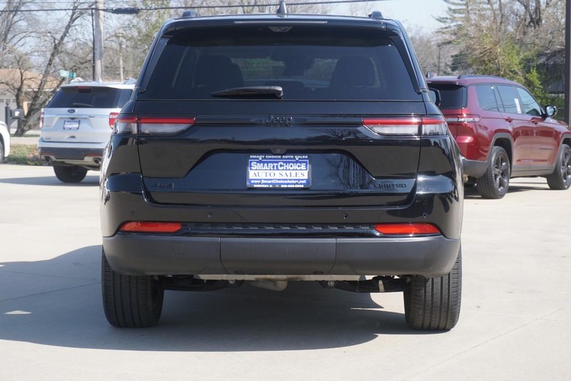 Jeep Grand Cherokee Vehicle Full-screen Gallery Image 05