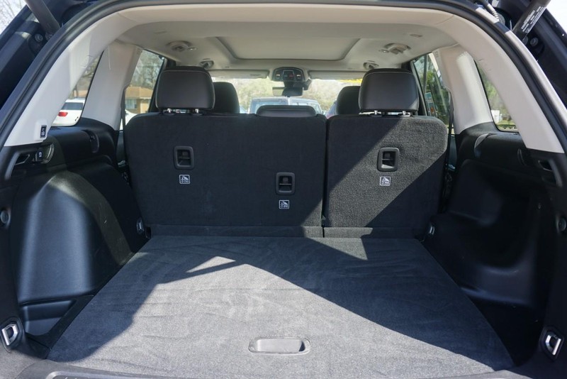 Jeep Grand Cherokee Vehicle Full-screen Gallery Image 22