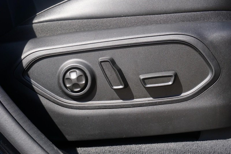 Jeep Grand Cherokee Vehicle Full-screen Gallery Image 32