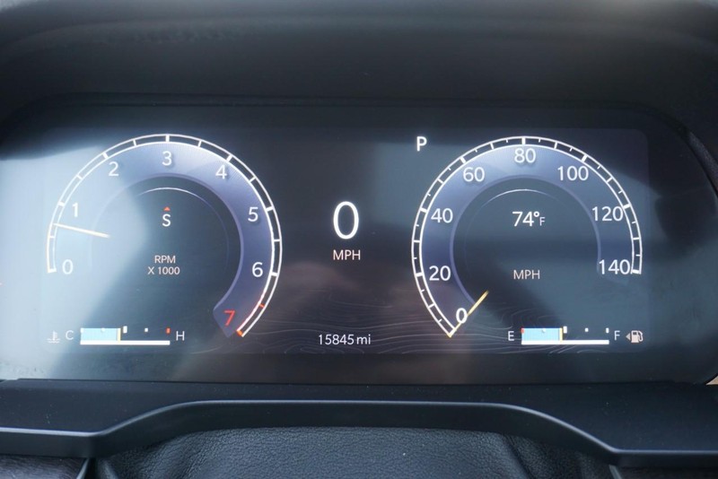 Jeep Grand Cherokee Vehicle Full-screen Gallery Image 42