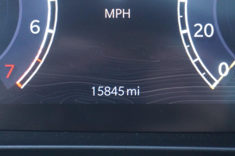 Jeep Grand Cherokee Vehicle Full-screen Gallery Image 43