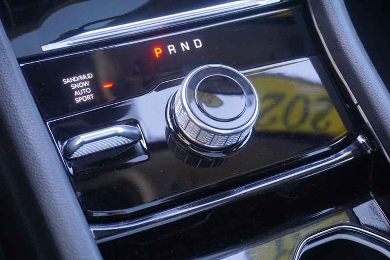 Jeep Grand Cherokee Vehicle Full-screen Gallery Image 48