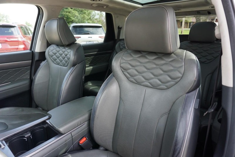Hyundai Palisade Vehicle Full-screen Gallery Image 24