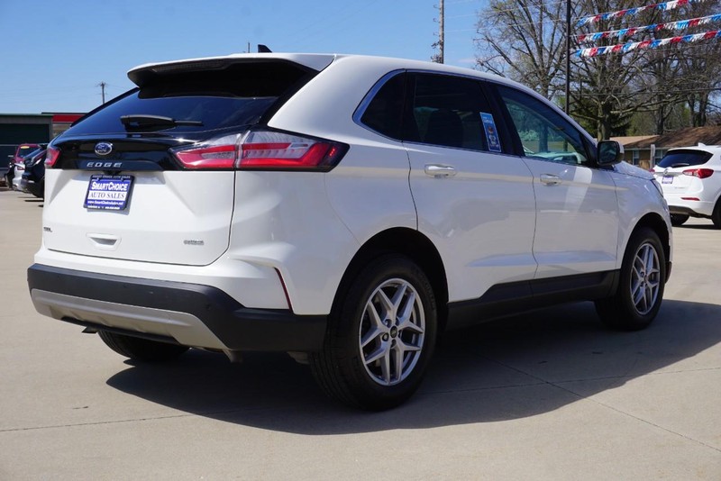 Ford Edge Vehicle Full-screen Gallery Image 03