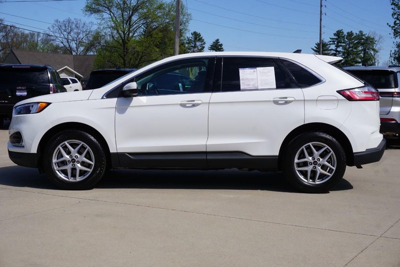 Ford Edge Vehicle Full-screen Gallery Image 06