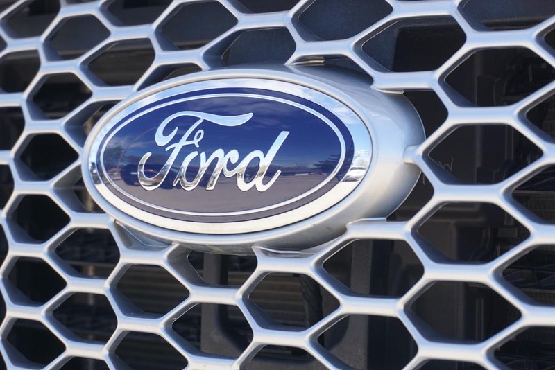 Ford Edge Vehicle Full-screen Gallery Image 11