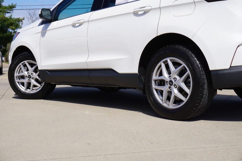 Ford Edge Vehicle Full-screen Gallery Image 13