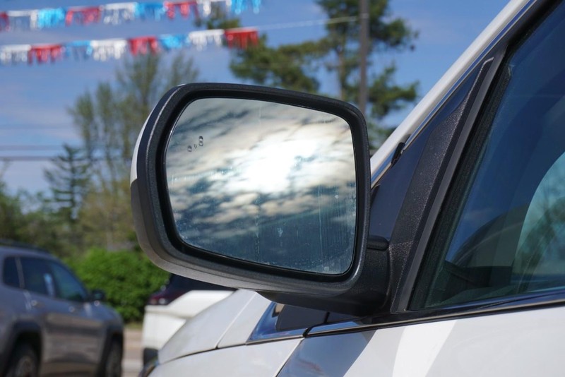 Ford Edge Vehicle Full-screen Gallery Image 15