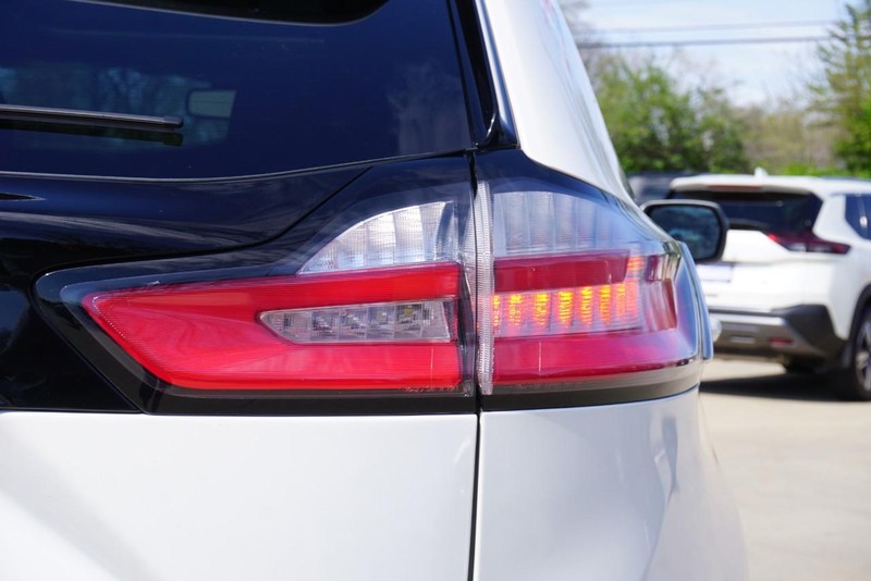 Ford Edge Vehicle Full-screen Gallery Image 17