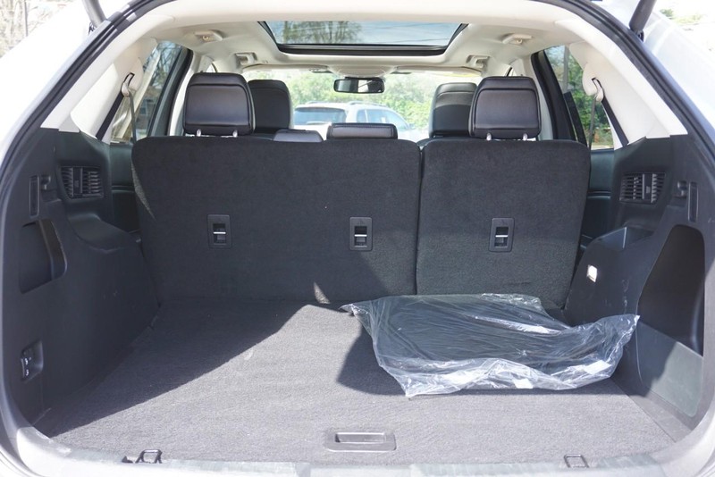 Ford Edge Vehicle Full-screen Gallery Image 20