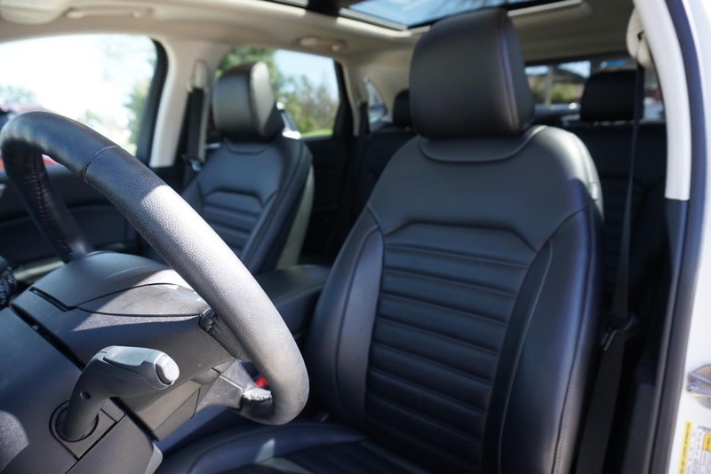 Ford Edge Vehicle Full-screen Gallery Image 23