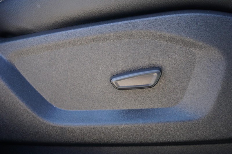 Ford Edge Vehicle Full-screen Gallery Image 29