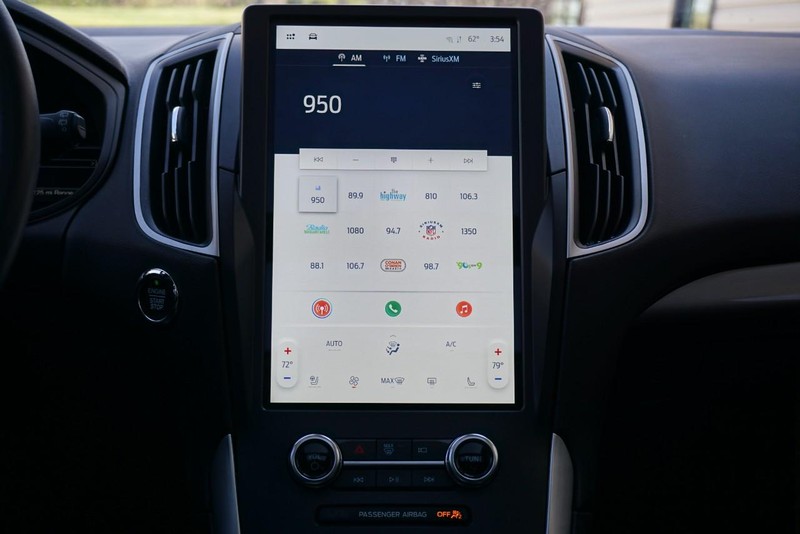 Ford Edge Vehicle Full-screen Gallery Image 33