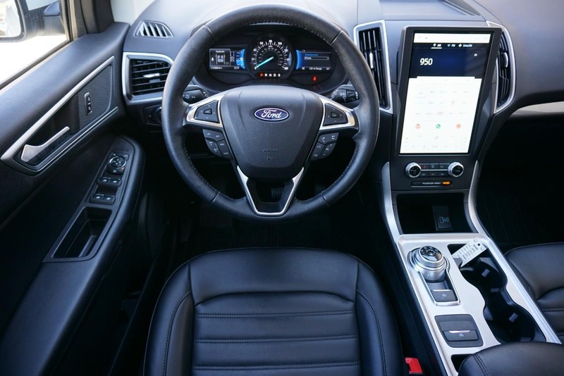 Ford Edge Vehicle Full-screen Gallery Image 35
