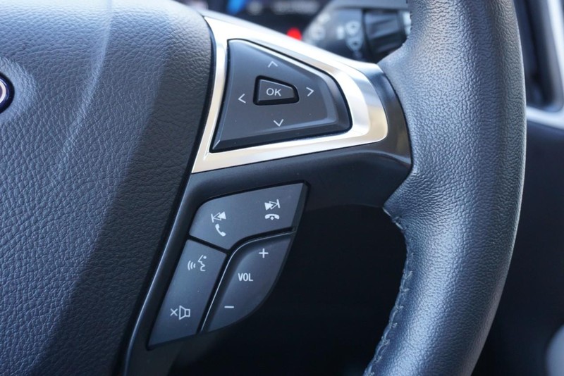 Ford Edge Vehicle Full-screen Gallery Image 37