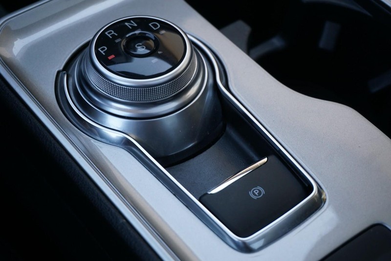 Ford Edge Vehicle Full-screen Gallery Image 46