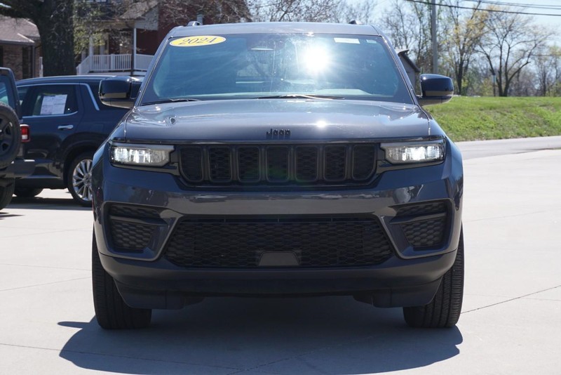 Jeep Grand Cherokee Vehicle Full-screen Gallery Image 08