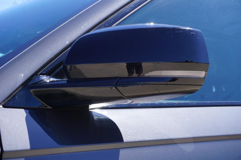 Jeep Grand Cherokee Vehicle Full-screen Gallery Image 13