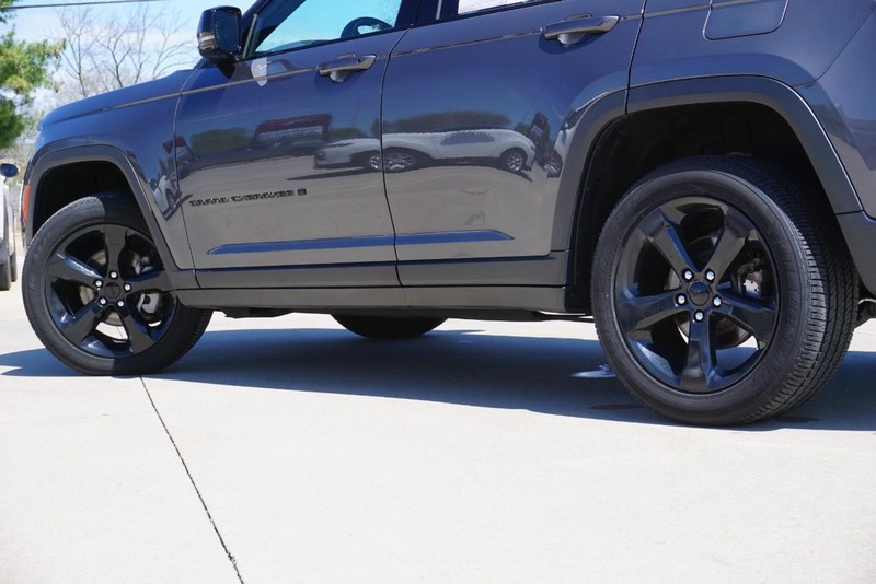 Jeep Grand Cherokee Vehicle Full-screen Gallery Image 14