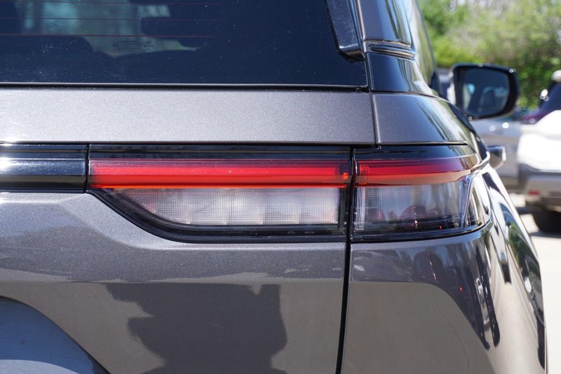 Jeep Grand Cherokee Vehicle Full-screen Gallery Image 18