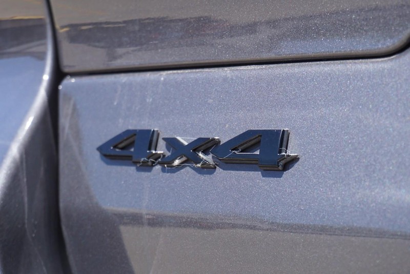 Jeep Grand Cherokee Vehicle Full-screen Gallery Image 19