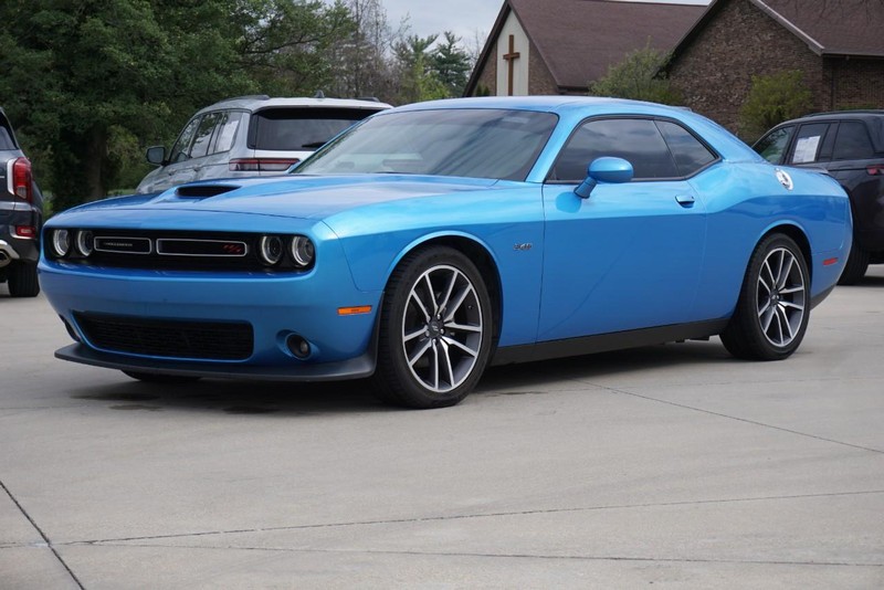 Dodge Challenger Vehicle Full-screen Gallery Image 07
