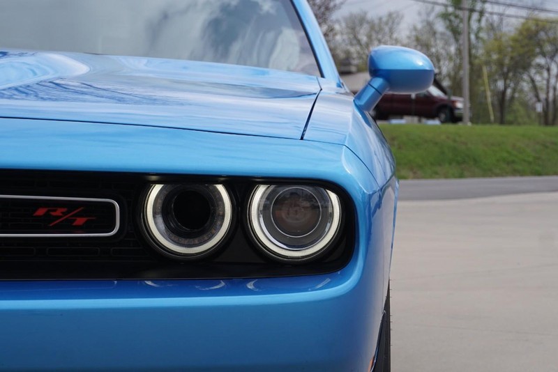 Dodge Challenger Vehicle Full-screen Gallery Image 10