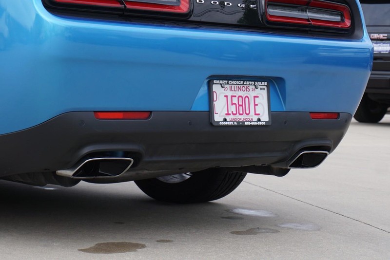 Dodge Challenger Vehicle Full-screen Gallery Image 21