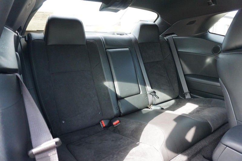 Dodge Challenger Vehicle Full-screen Gallery Image 27