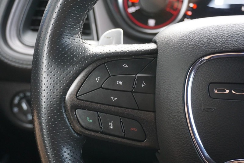 Dodge Challenger Vehicle Full-screen Gallery Image 33