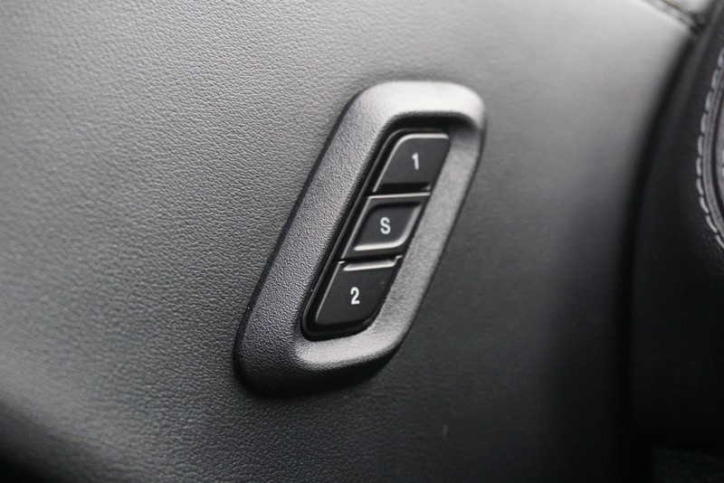 Dodge Challenger Vehicle Full-screen Gallery Image 35