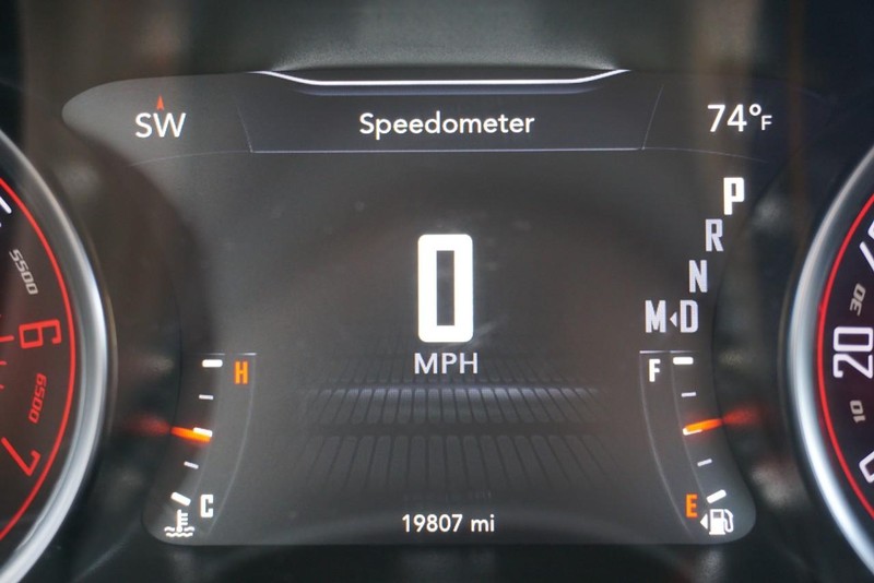 Dodge Challenger Vehicle Full-screen Gallery Image 37