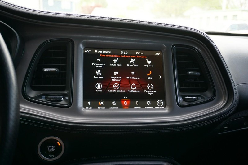 Dodge Challenger Vehicle Full-screen Gallery Image 38