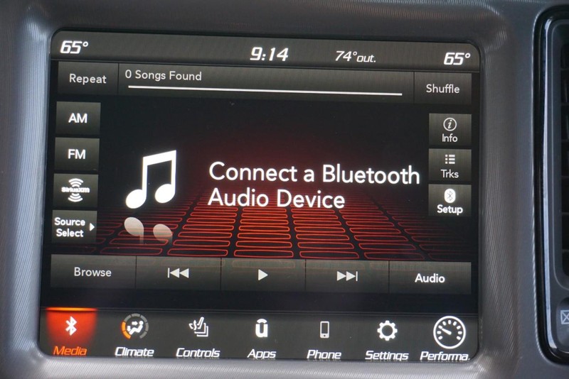 Dodge Challenger Vehicle Full-screen Gallery Image 41