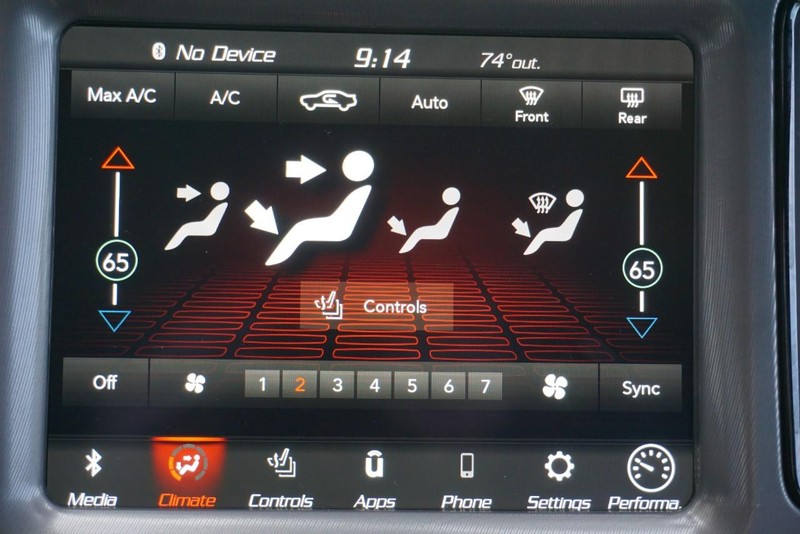 Dodge Challenger Vehicle Full-screen Gallery Image 42