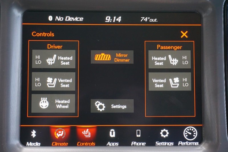 Dodge Challenger Vehicle Full-screen Gallery Image 43