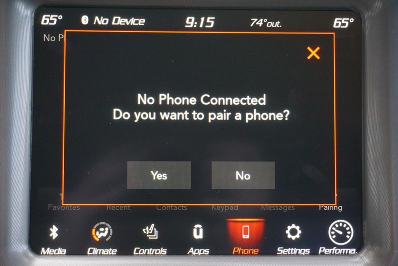 Dodge Challenger Vehicle Full-screen Gallery Image 45