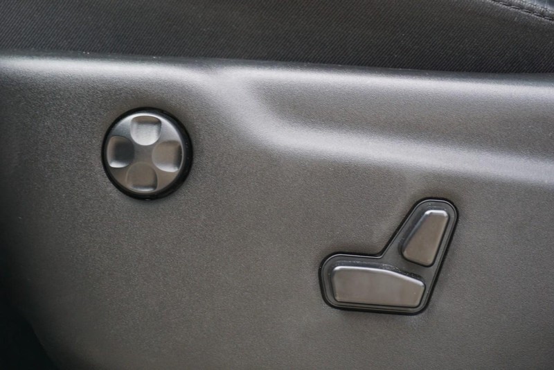 Dodge Durango Vehicle Full-screen Gallery Image 24