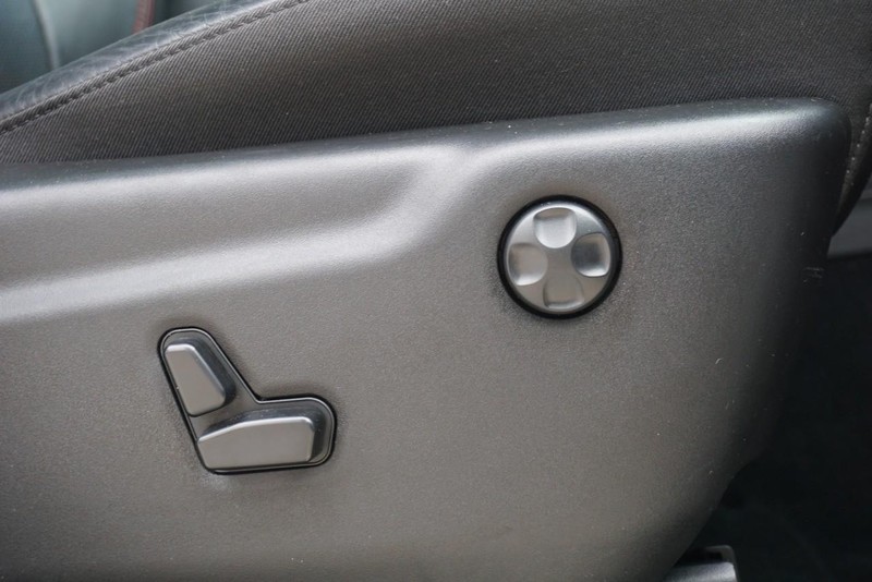 Dodge Durango Vehicle Full-screen Gallery Image 36