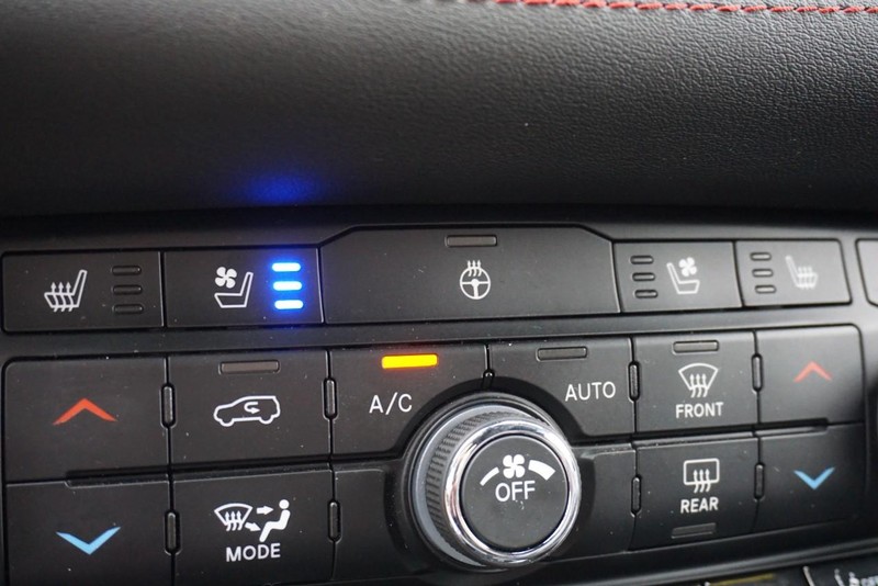 Dodge Durango Vehicle Full-screen Gallery Image 51