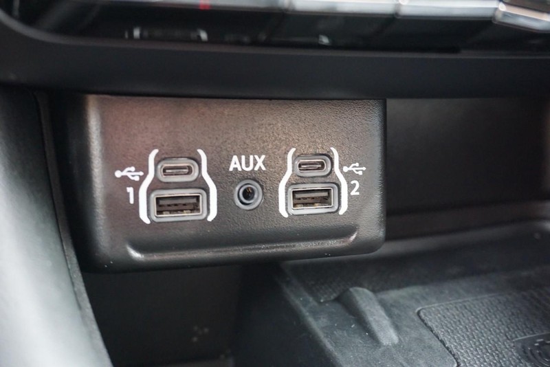 Dodge Durango Vehicle Full-screen Gallery Image 52