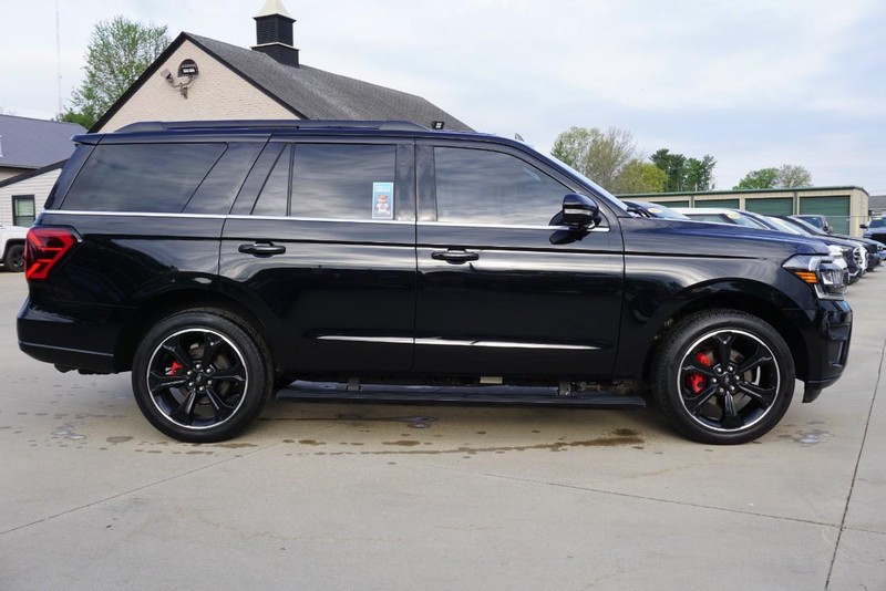 Ford Expedition Vehicle Full-screen Gallery Image 02