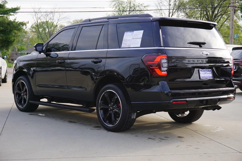 Ford Expedition Vehicle Full-screen Gallery Image 05