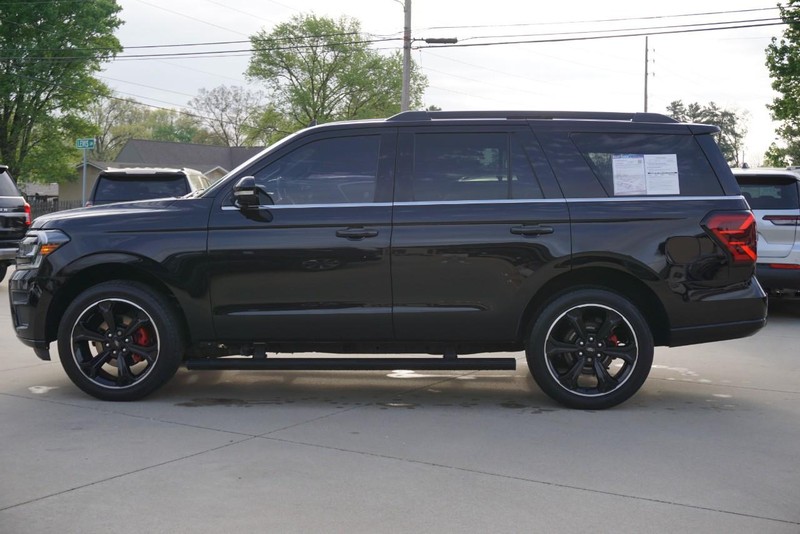 Ford Expedition Vehicle Full-screen Gallery Image 06