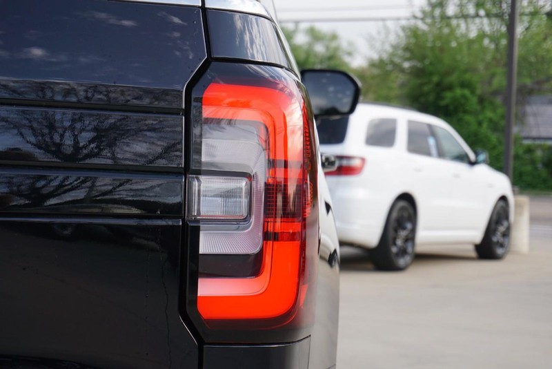 Ford Expedition Vehicle Full-screen Gallery Image 20