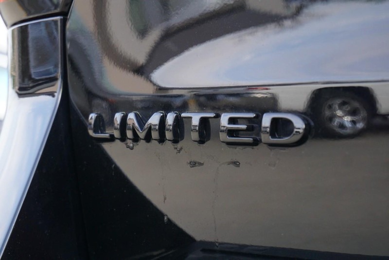 Ford Expedition Vehicle Full-screen Gallery Image 21