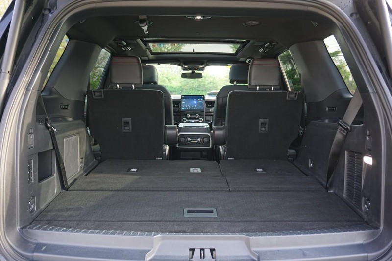 Ford Expedition Vehicle Full-screen Gallery Image 22