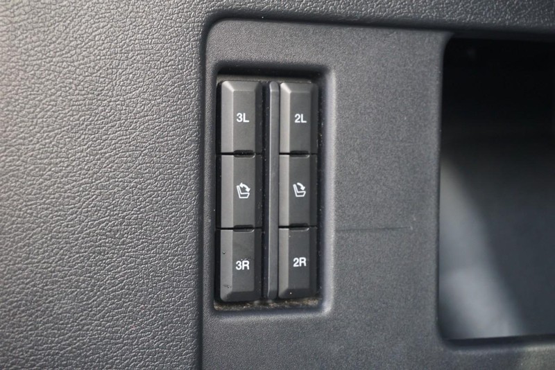 Ford Expedition Vehicle Full-screen Gallery Image 24